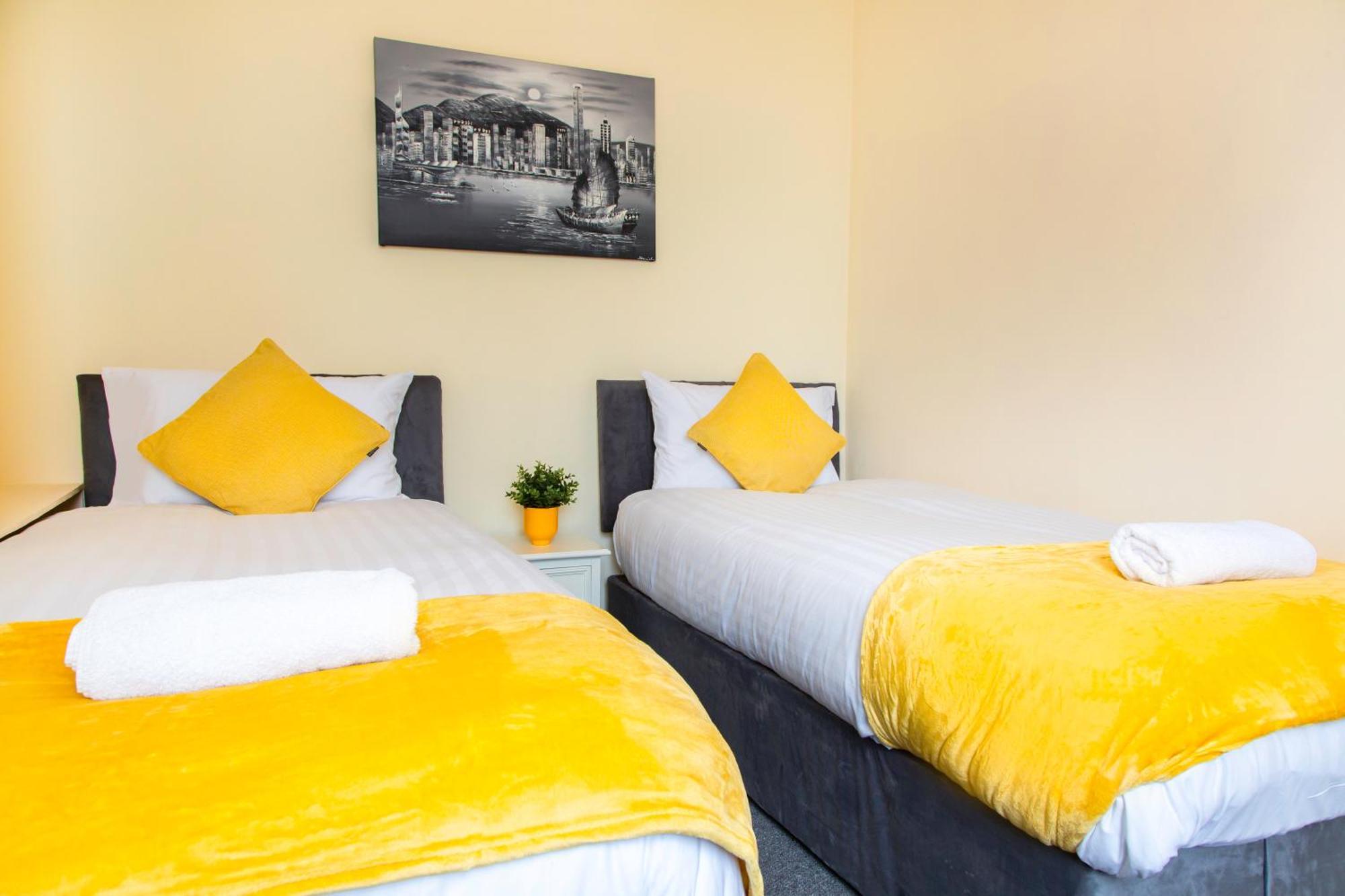 Newly Launched 3 Bedroom House With Free Parking Litherland Extérieur photo