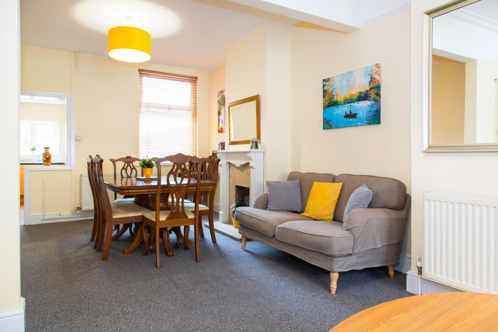 Newly Launched 3 Bedroom House With Free Parking Litherland Extérieur photo