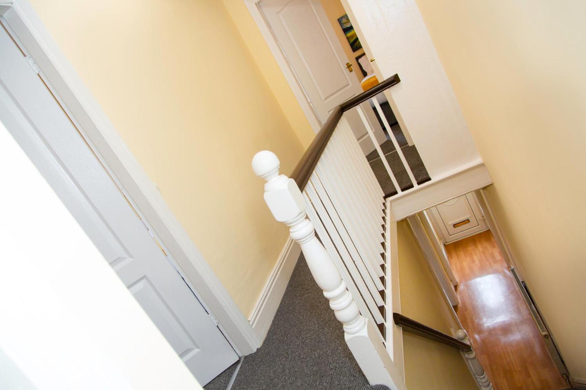 Newly Launched 3 Bedroom House With Free Parking Litherland Extérieur photo
