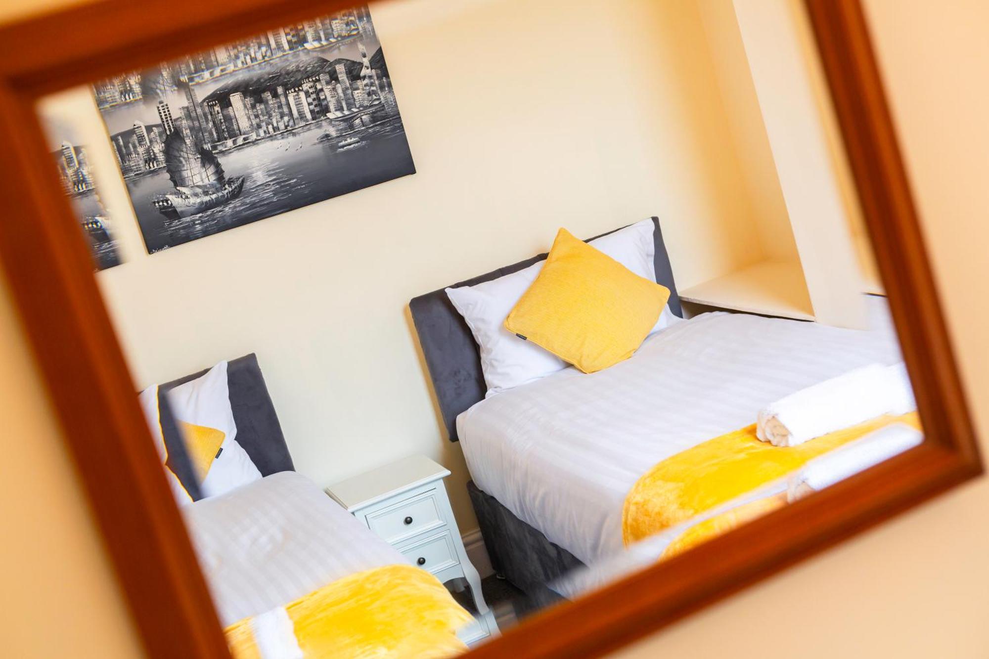 Newly Launched 3 Bedroom House With Free Parking Litherland Extérieur photo