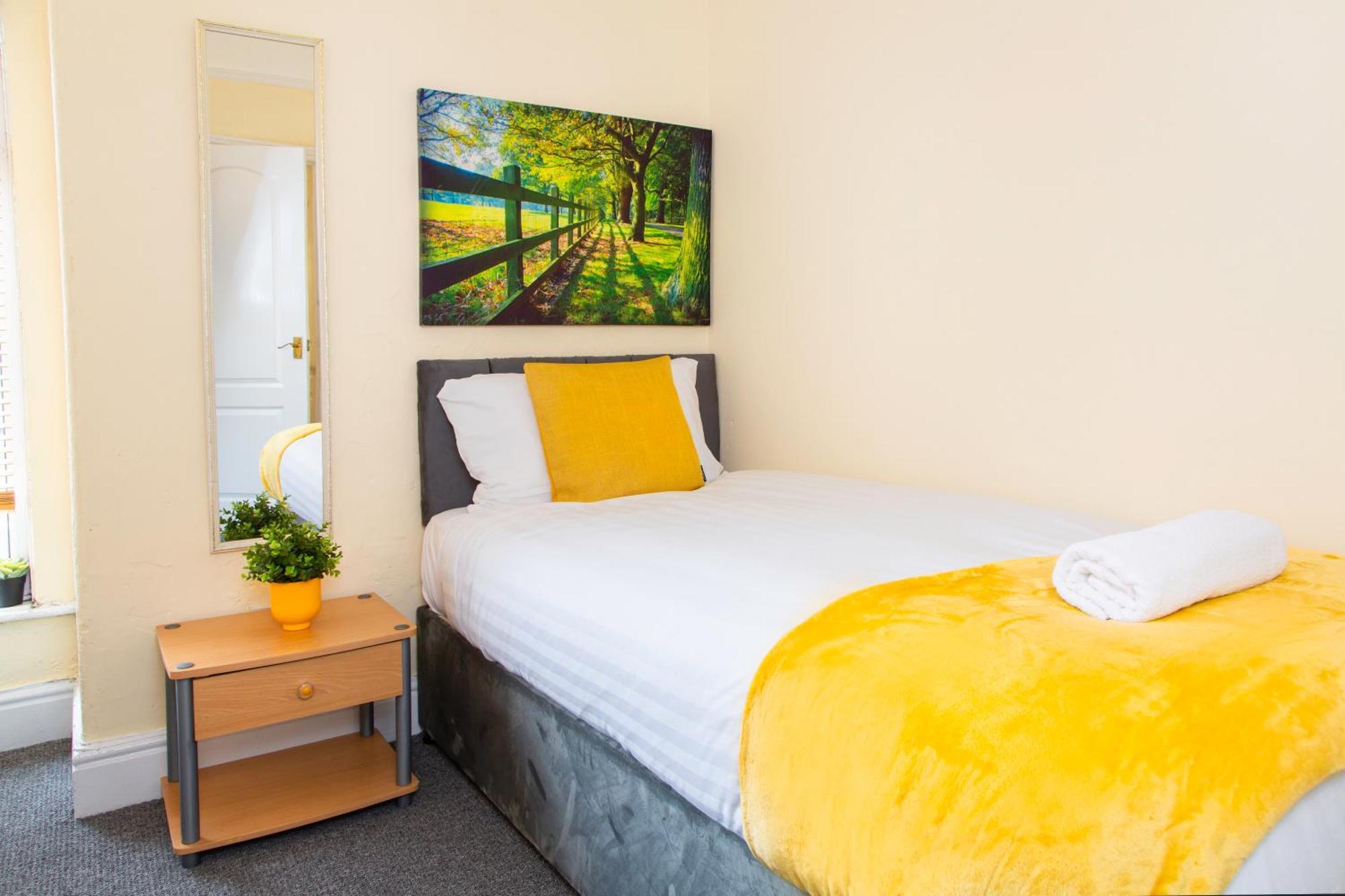 Newly Launched 3 Bedroom House With Free Parking Litherland Extérieur photo
