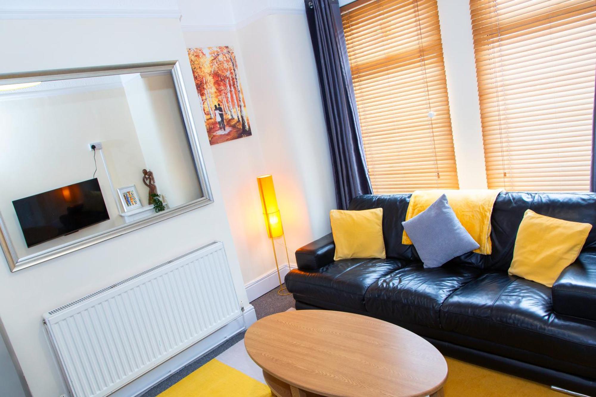 Newly Launched 3 Bedroom House With Free Parking Litherland Extérieur photo