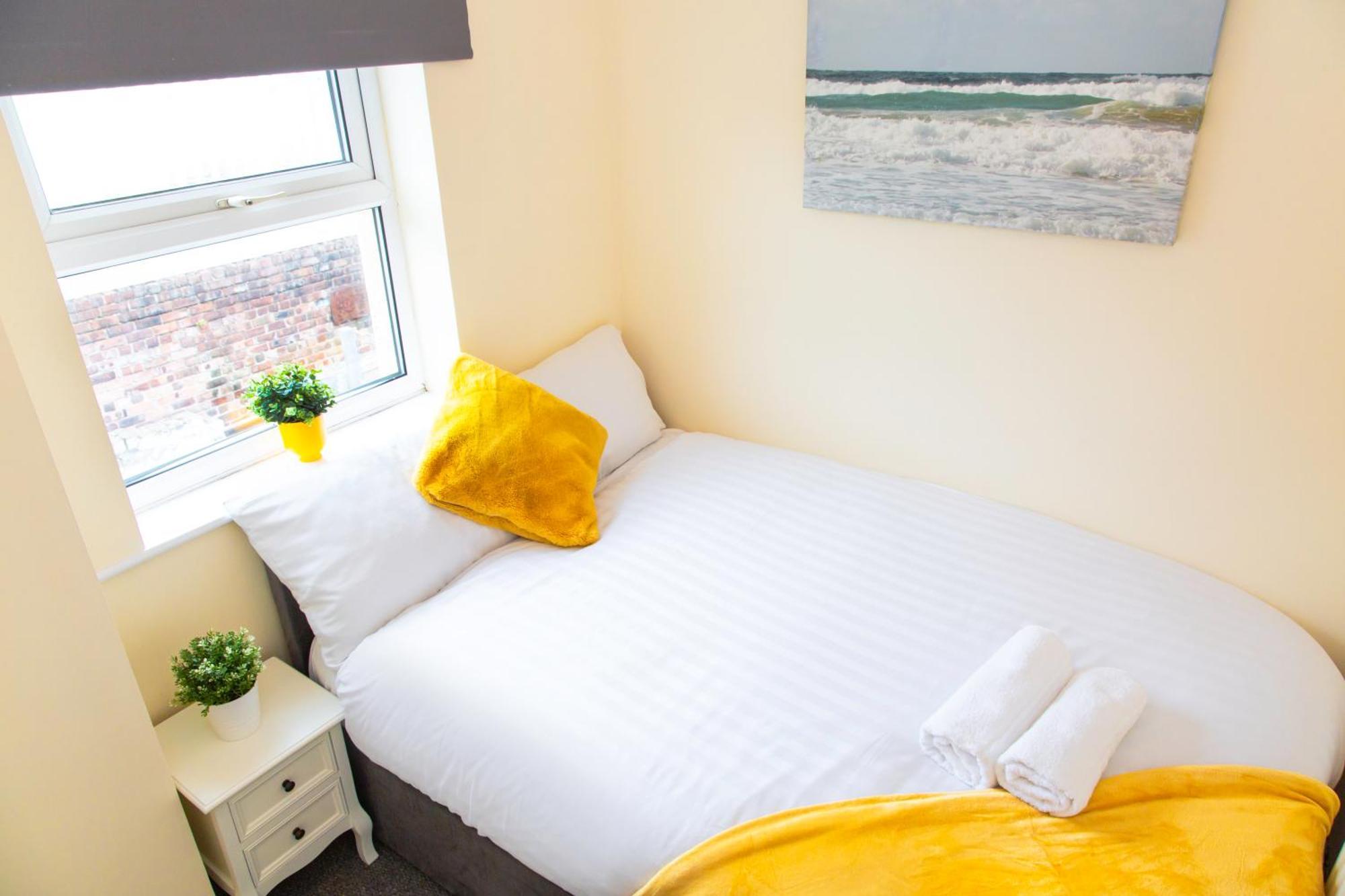 Newly Launched 3 Bedroom House With Free Parking Litherland Extérieur photo