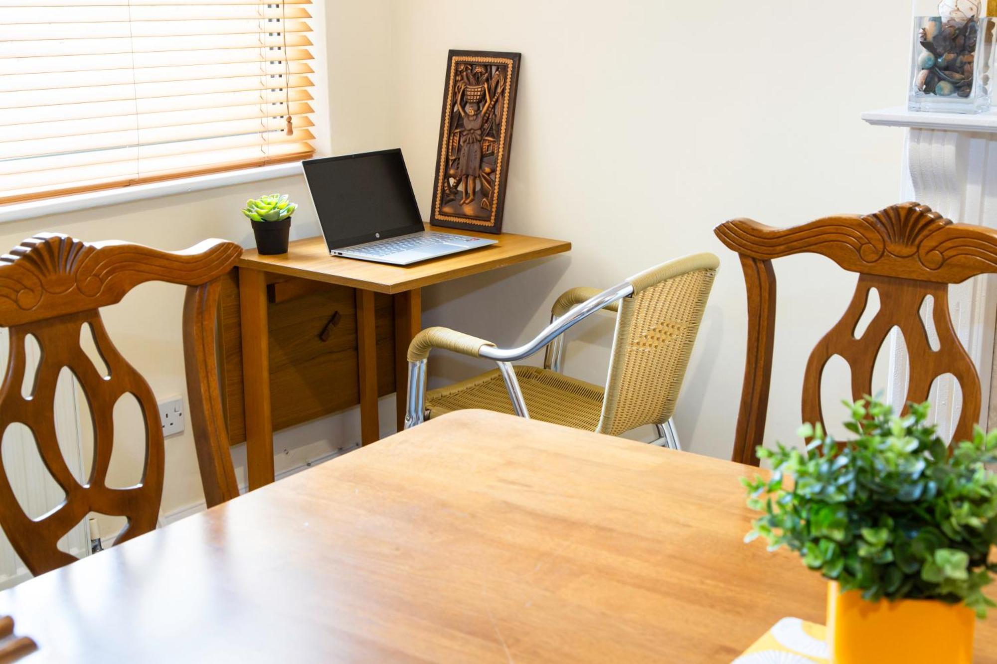 Newly Launched 3 Bedroom House With Free Parking Litherland Extérieur photo